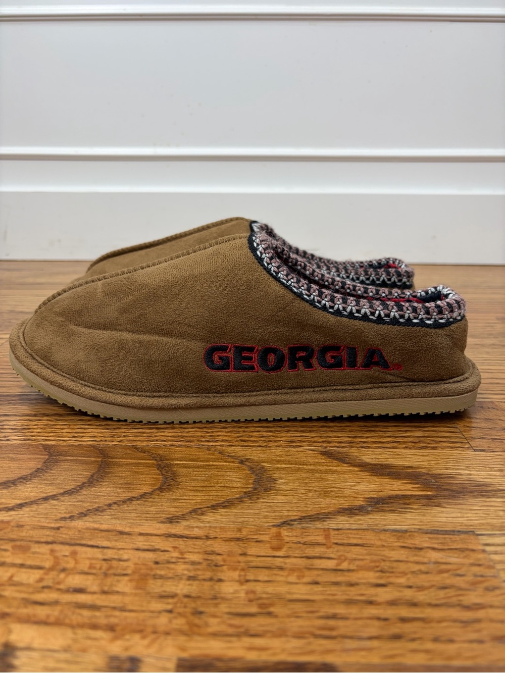 UGA Bulldogs Brown Slip-On Casual Slippers (S 7-8)